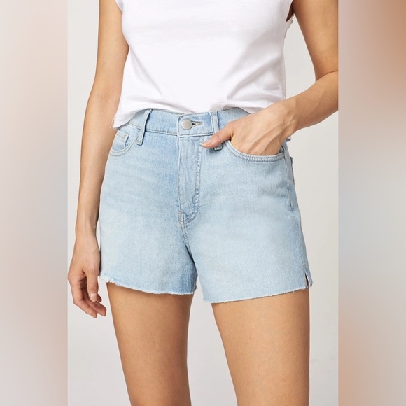 NWOT Levi High Waisted Shorts - Picture 1 of 6
